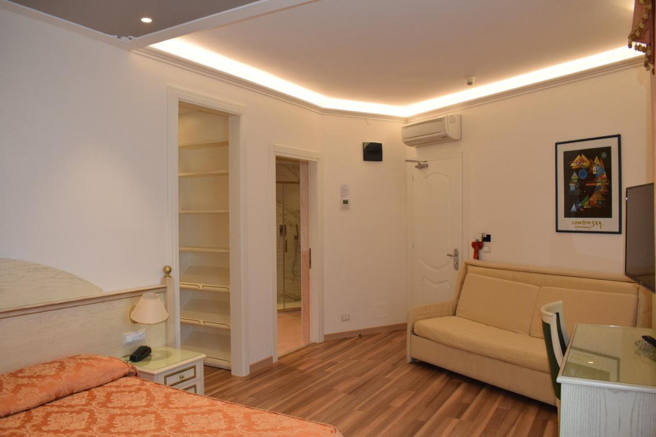 Hotel Carlton Jesolo Extérieur photo